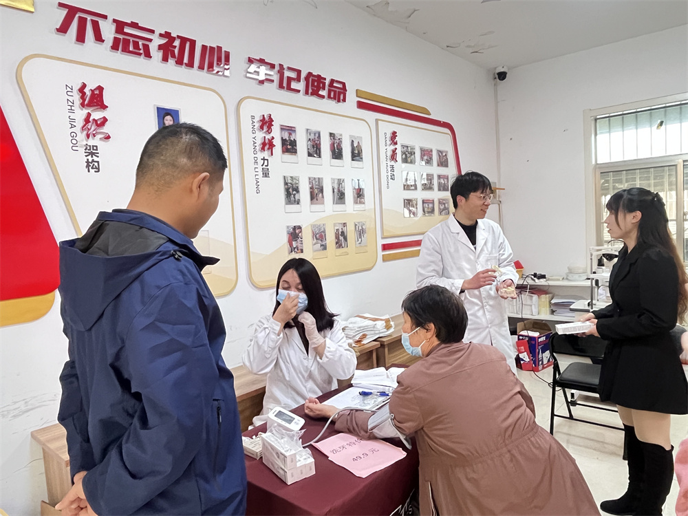 海州區(qū)路南街道 義診進(jìn)社區(qū) 健康有“醫(yī)”靠——讓關(guān)愛(ài)觸手可及